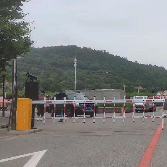 沈陽駕校威捷柵欄道閘車牌識別安裝