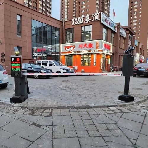 沈陽渾南農貿市場道閘車牌識別系統